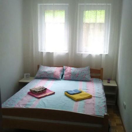 Apartman Jevtic 1 Gornja Toplica Екстериор снимка