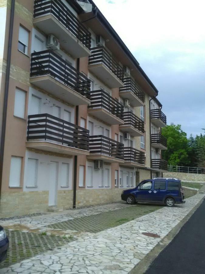 Apartman Jevtic 1 Gornja Toplica Екстериор снимка